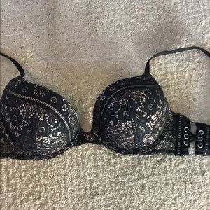 Victoria’s Secret Bombshell BraBlack Lace